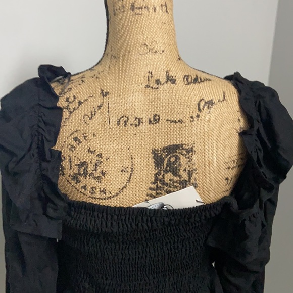 Zara bloggers fave smocked black top - Picture 10 of 16